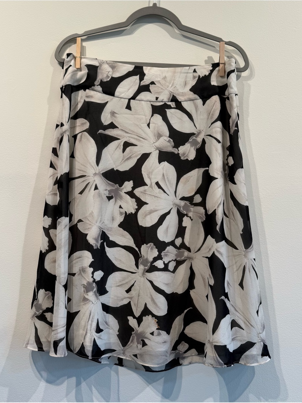Banana Republic Black and White Floral A-Line Skirt